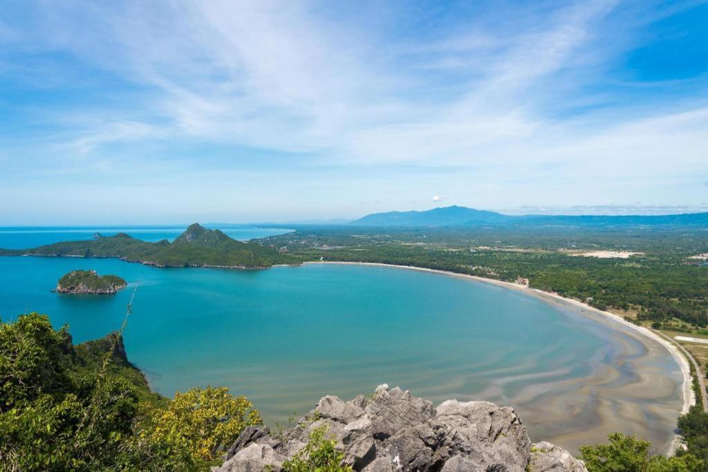 Prachuap Grand Hotel Прачуапкхирикхан Экстерьер фото