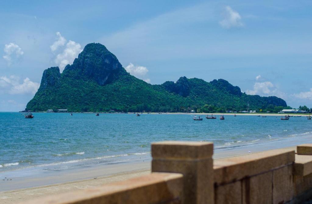 Prachuap Grand Hotel Прачуапкхирикхан Экстерьер фото